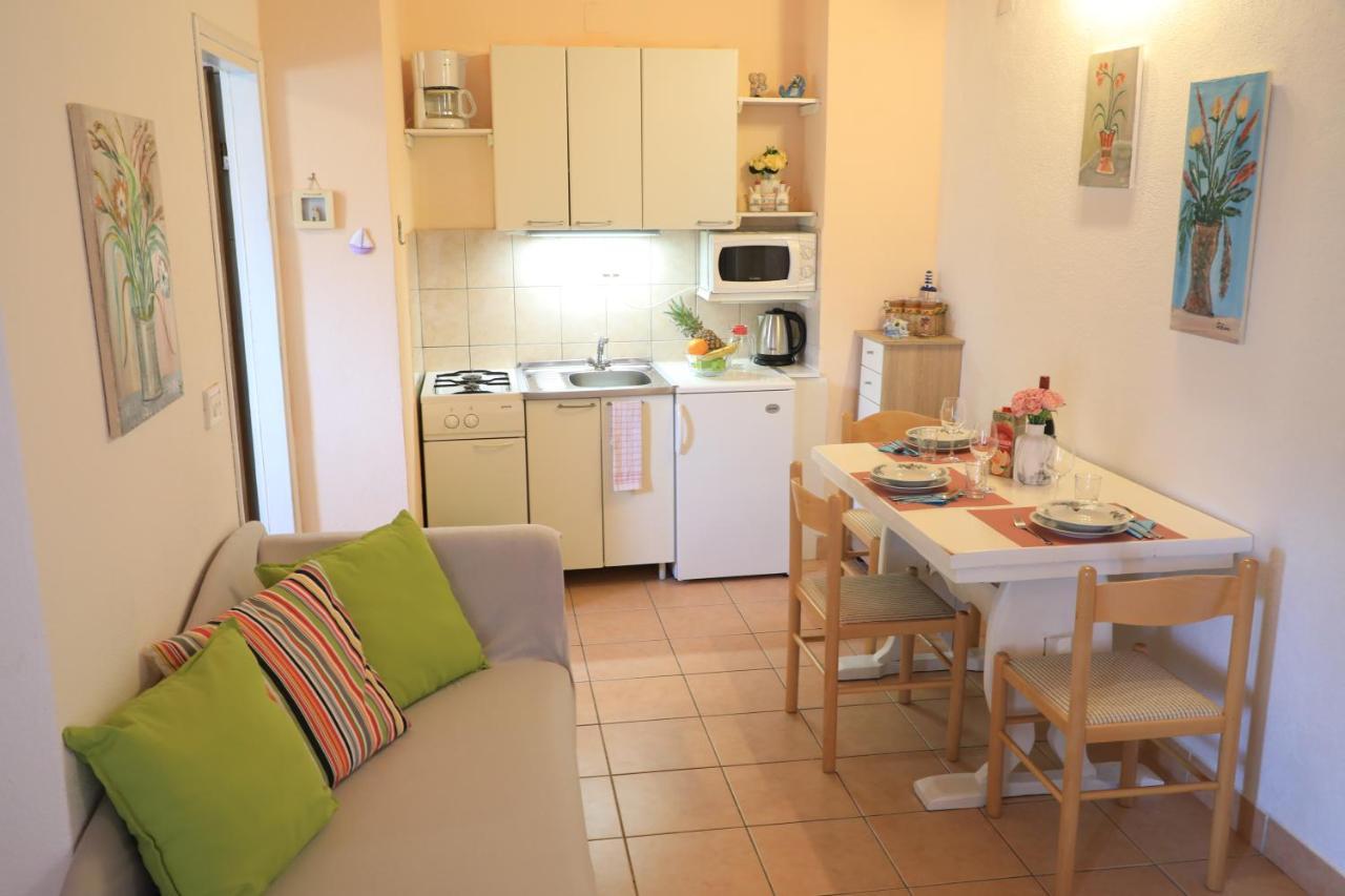 Apartmani Sarlija Pakoštane エクステリア 写真