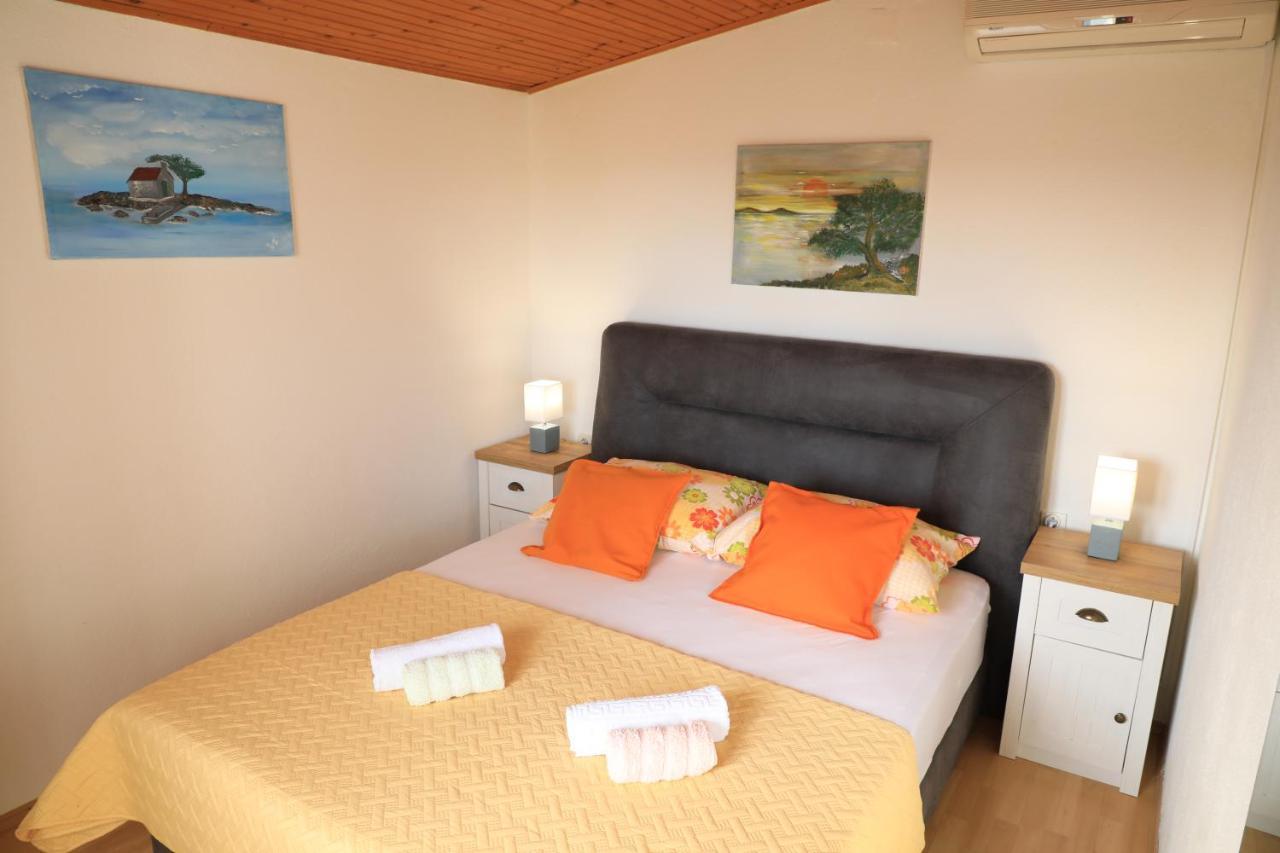 Apartmani Sarlija Pakoštane エクステリア 写真