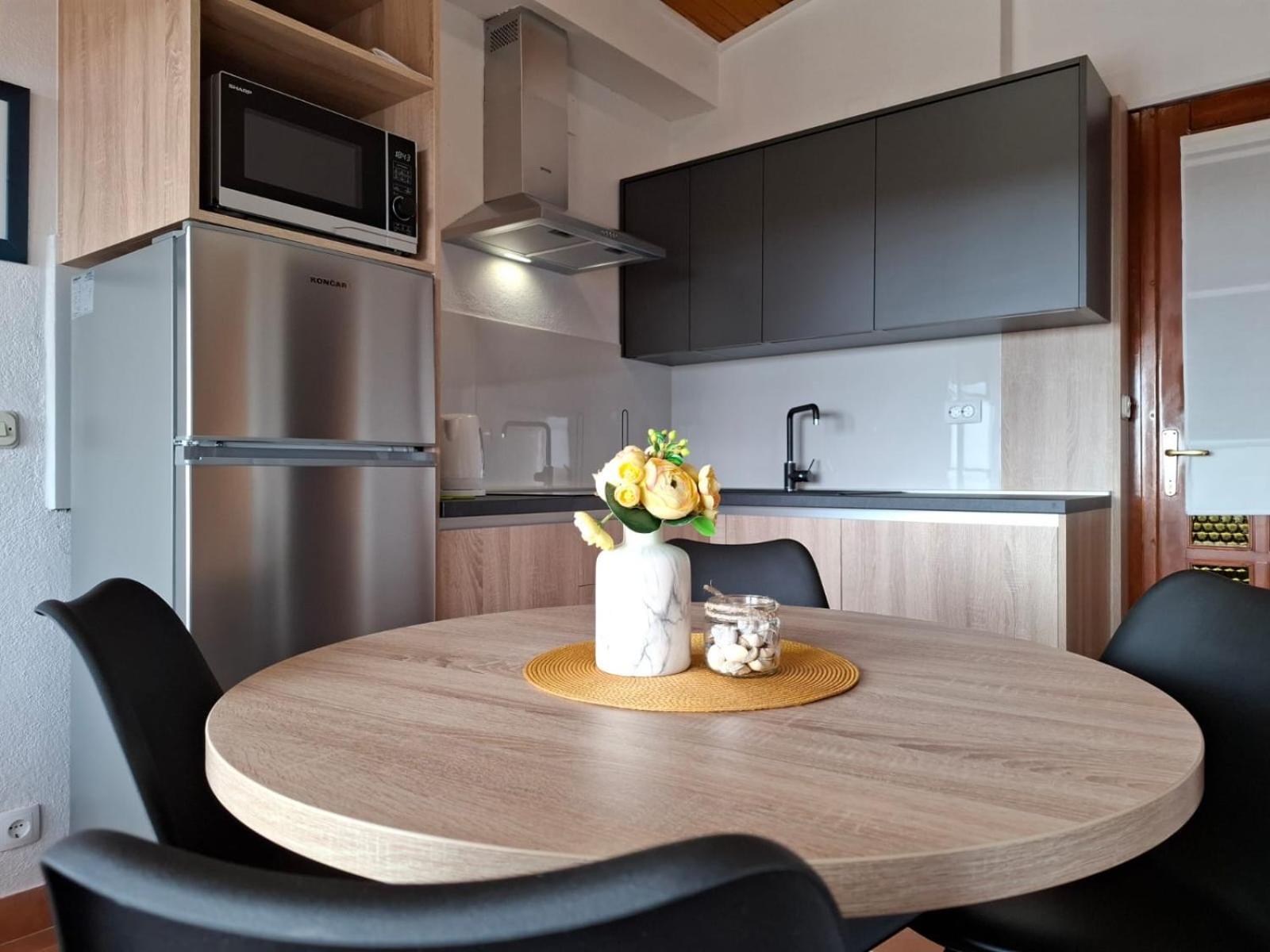 Apartmani Sarlija Pakoštane エクステリア 写真